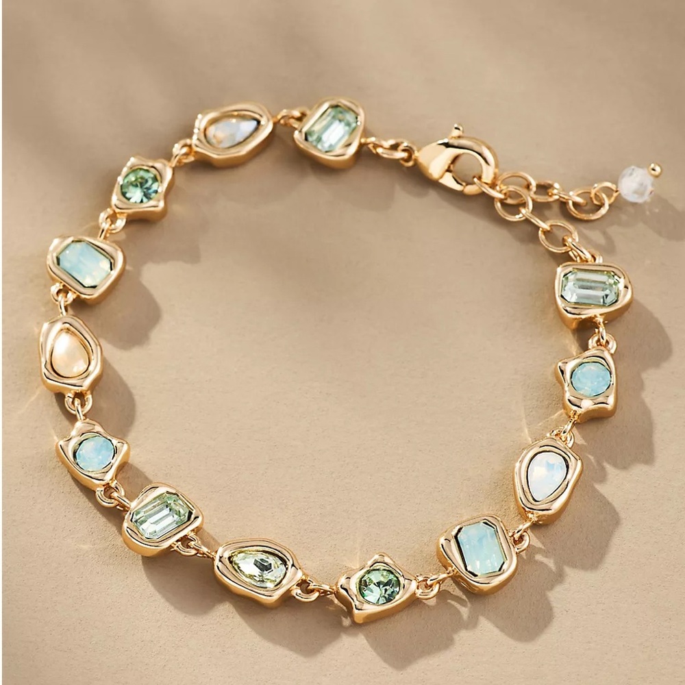 Elegant Gold and Green Gemstone Bracelet